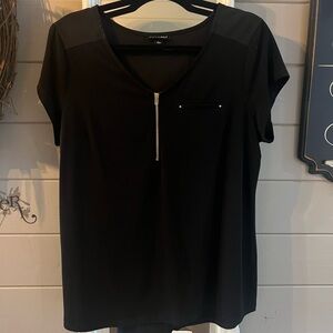Roz & Ali Black Blouse with Zipper Detail